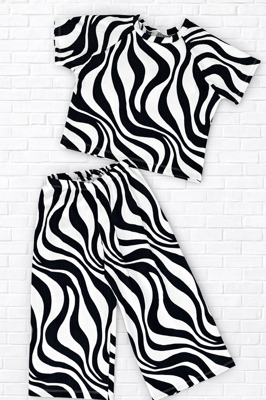 Waved Zebra Modest Crop & Flow Pants